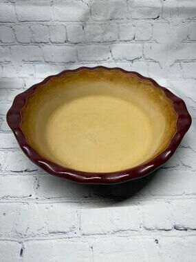 The Pampered Chef Family Heritage Deep Dish Pie Plate Cranberry Scalloped Edge